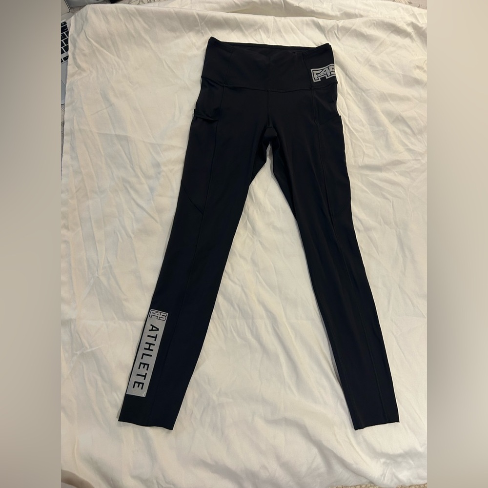 F45 lululemon Black Athletic Leggings w pockets